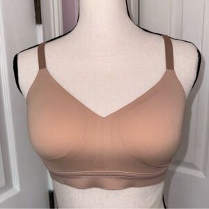 Tommy John Comfort Smoothing triangle wireless bralette nude/tan